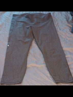 Under Armour Gray Capri Leggings